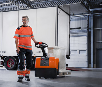 Toyota gyalogkíséretű raklapemelő teherautó kirakodásához