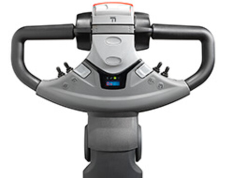 Fogantyú ujjbeggyel vezérelhető kezelőszervekkel